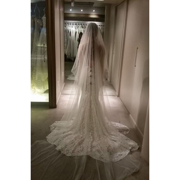 Inbal Dror Lace Wedding Dress Size 0 Israeli Rare Wedding Gown Size 2017 - Picture 5 of 10